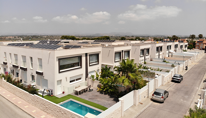 En venta viviendas adosadas 1, 2 y 3 dormitorios de obra nueva en Gran Alacant, Santa Pola.
