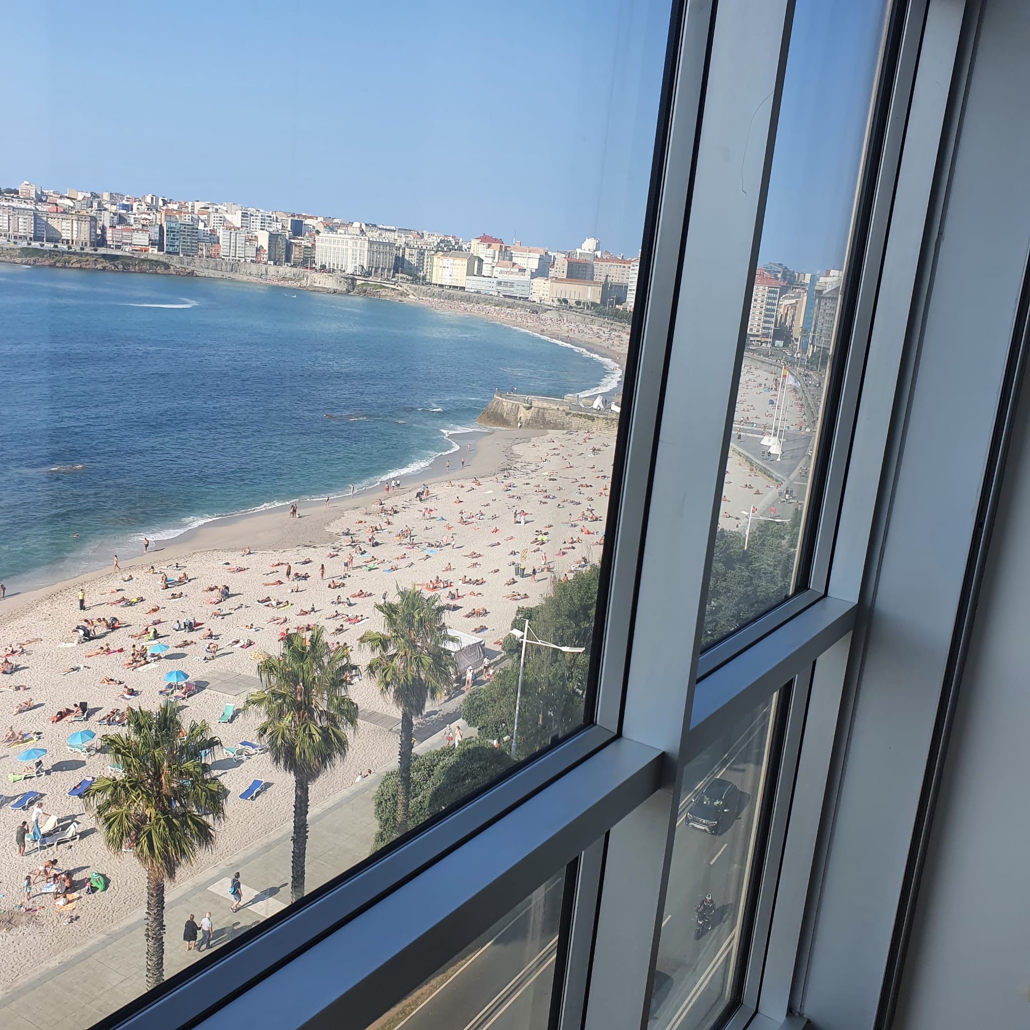 DÚPLEX CON VISTAS AL MAR EN PLENO CENTRO. Ref.: ID-23718