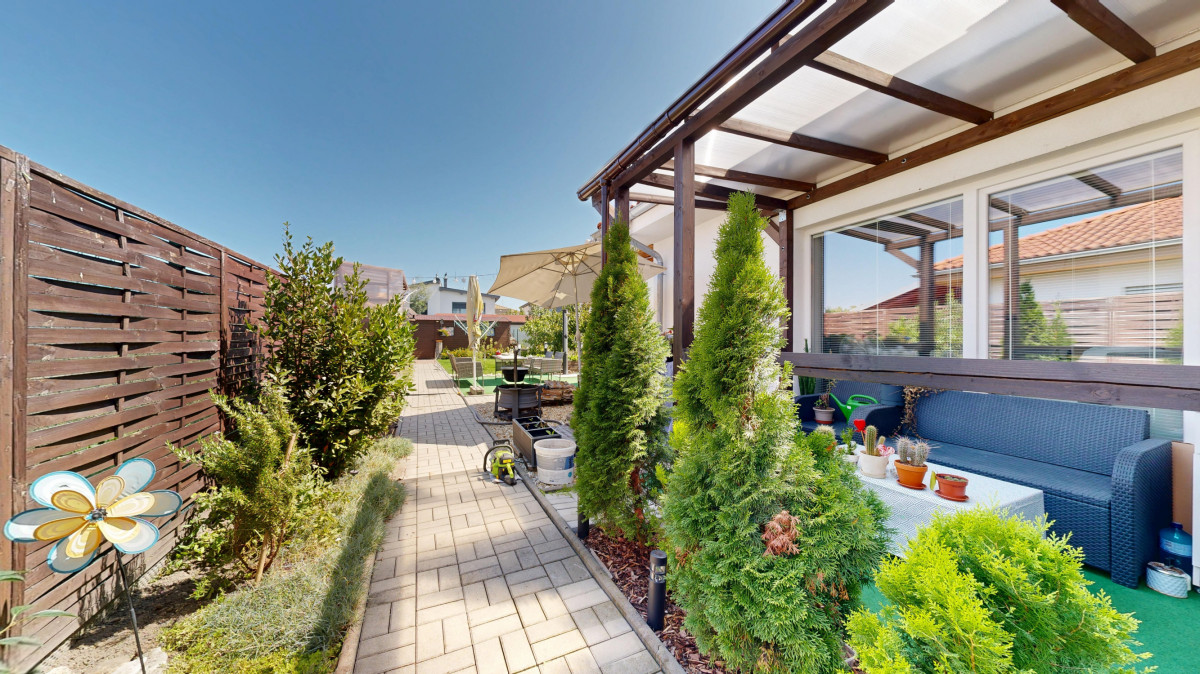PREDAJ 4 izbový bungalov Slovenský grob - Malý raj