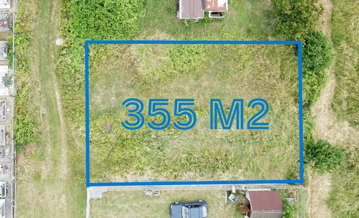Pozemok 355 m2 so stavebným povolením malý bungalov Marianka