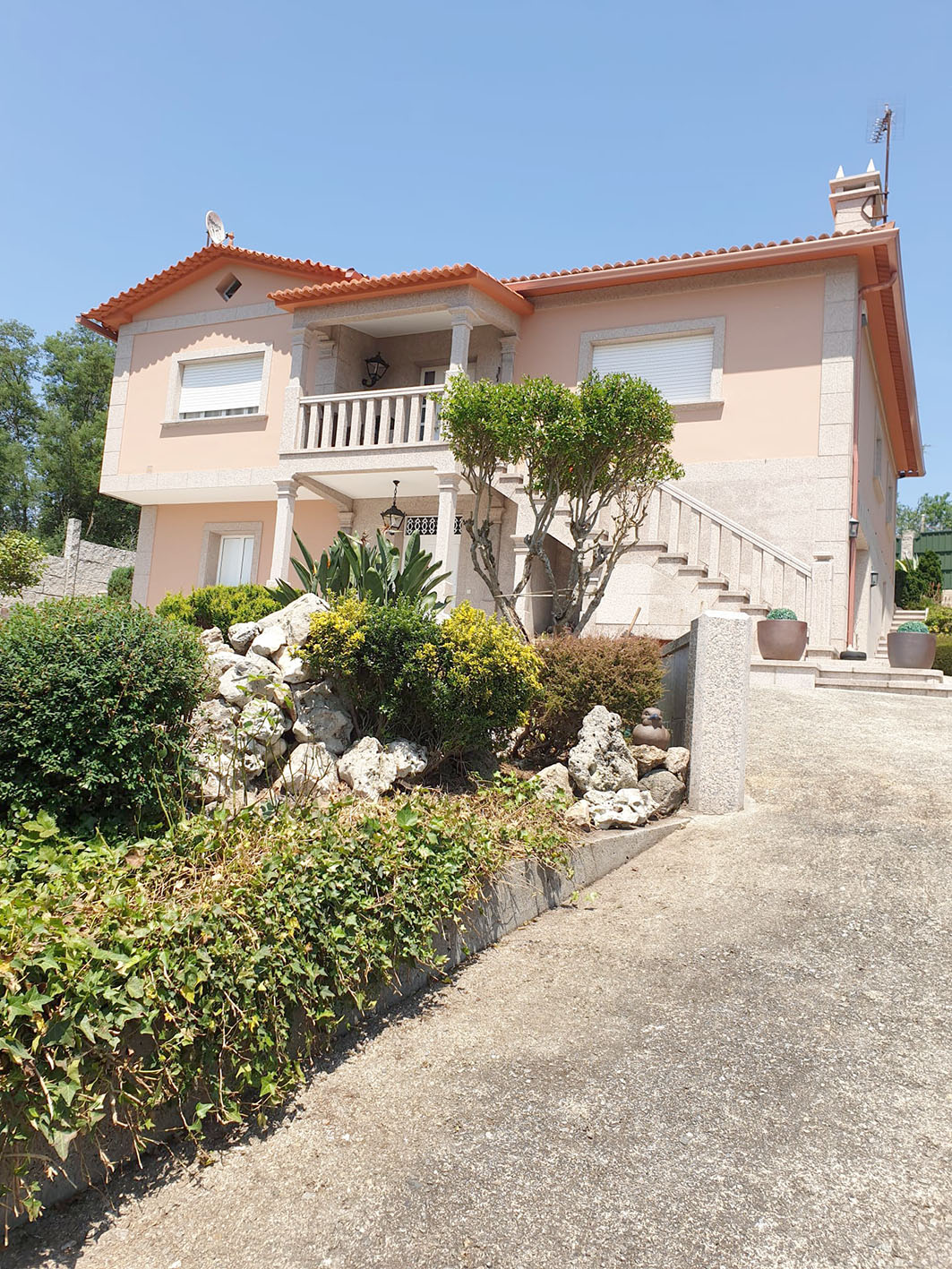 Casa-Chalet 5 dormitorios en Pontecesures, Pontevedra.