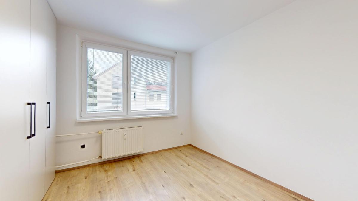 Na prenájom 3 izbový byt s veľkou loggiou Bratislava Rača