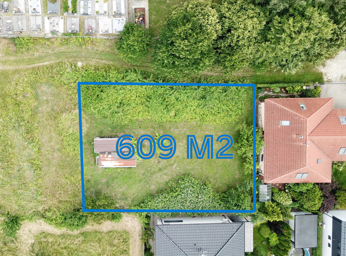 Rovinatý ideálny stavebný pozemok 848 m2 Marianka