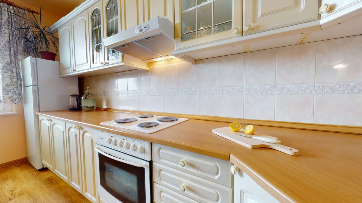 1 a pol izbový byt s obrovskou pivnicou vhodný na prenájom alebo AirBnB