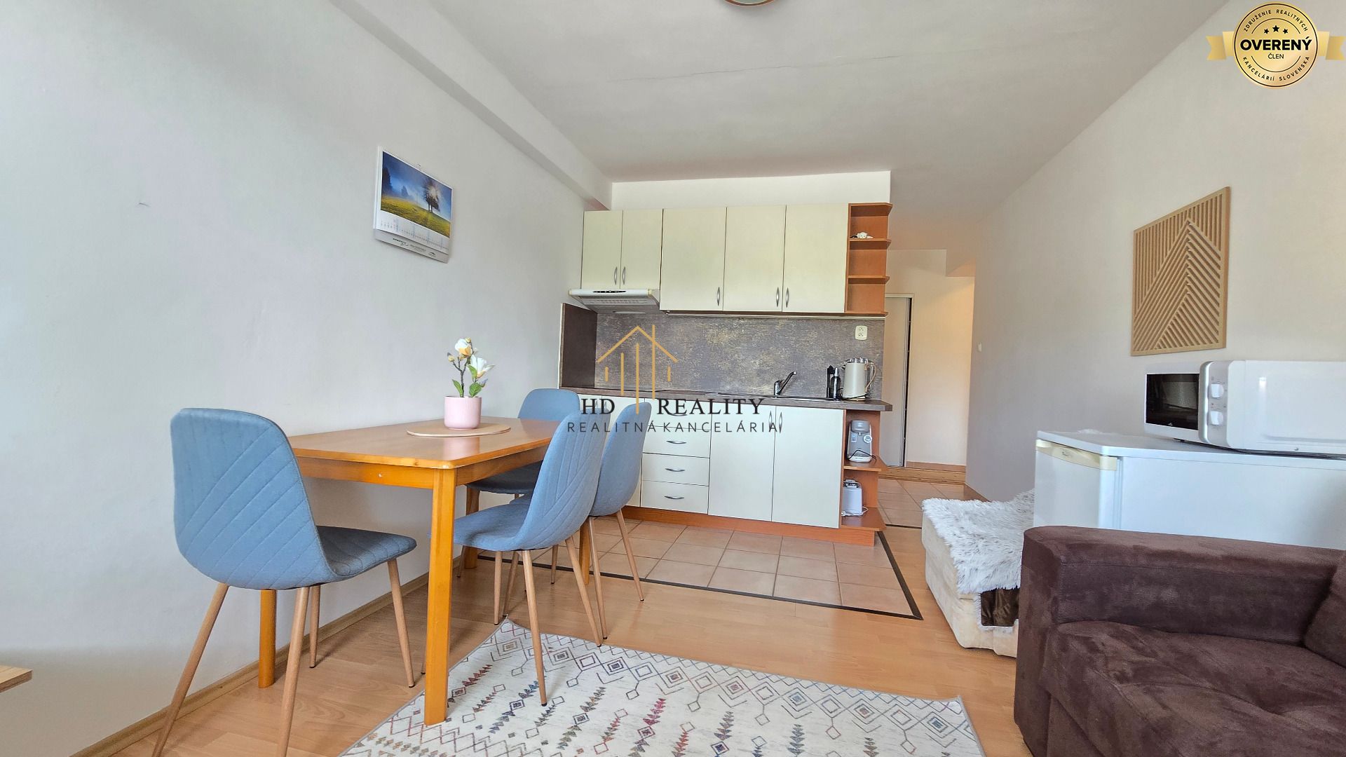 Ponúkame Vám na predaj Slnečný, útulný 2-izbový apartmán na Donovaloch