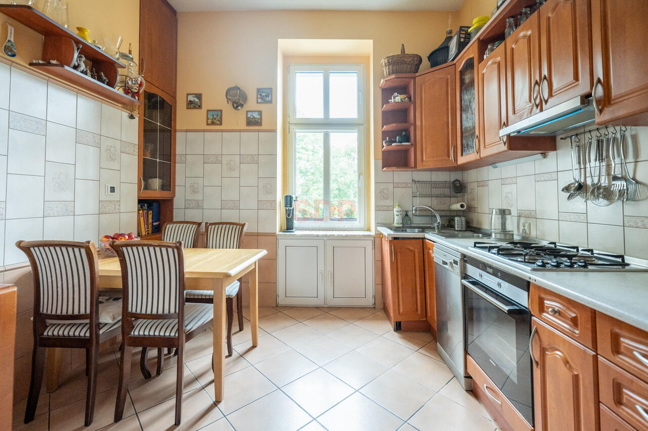 4 pokoje w odrestaurowanej kamienicy | 93 m2 | Huby