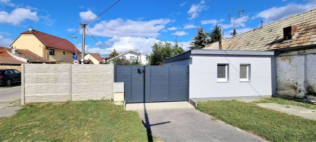 Rezervované/ PNORF – 1i RD s terasou, prístreškom a záhradou, 35 m2, 164 m2, sv. Peter