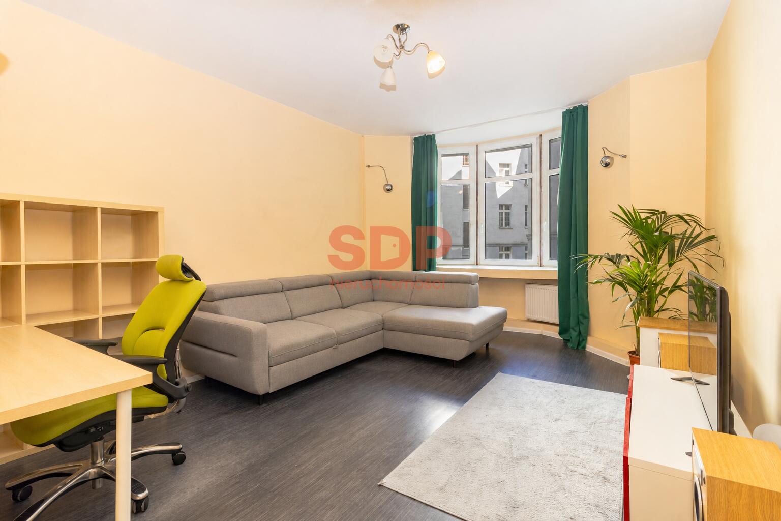 60,4 m2 | 2 duże pokoje na Śródmieściu | 1 piętro | Po rewitalizacji