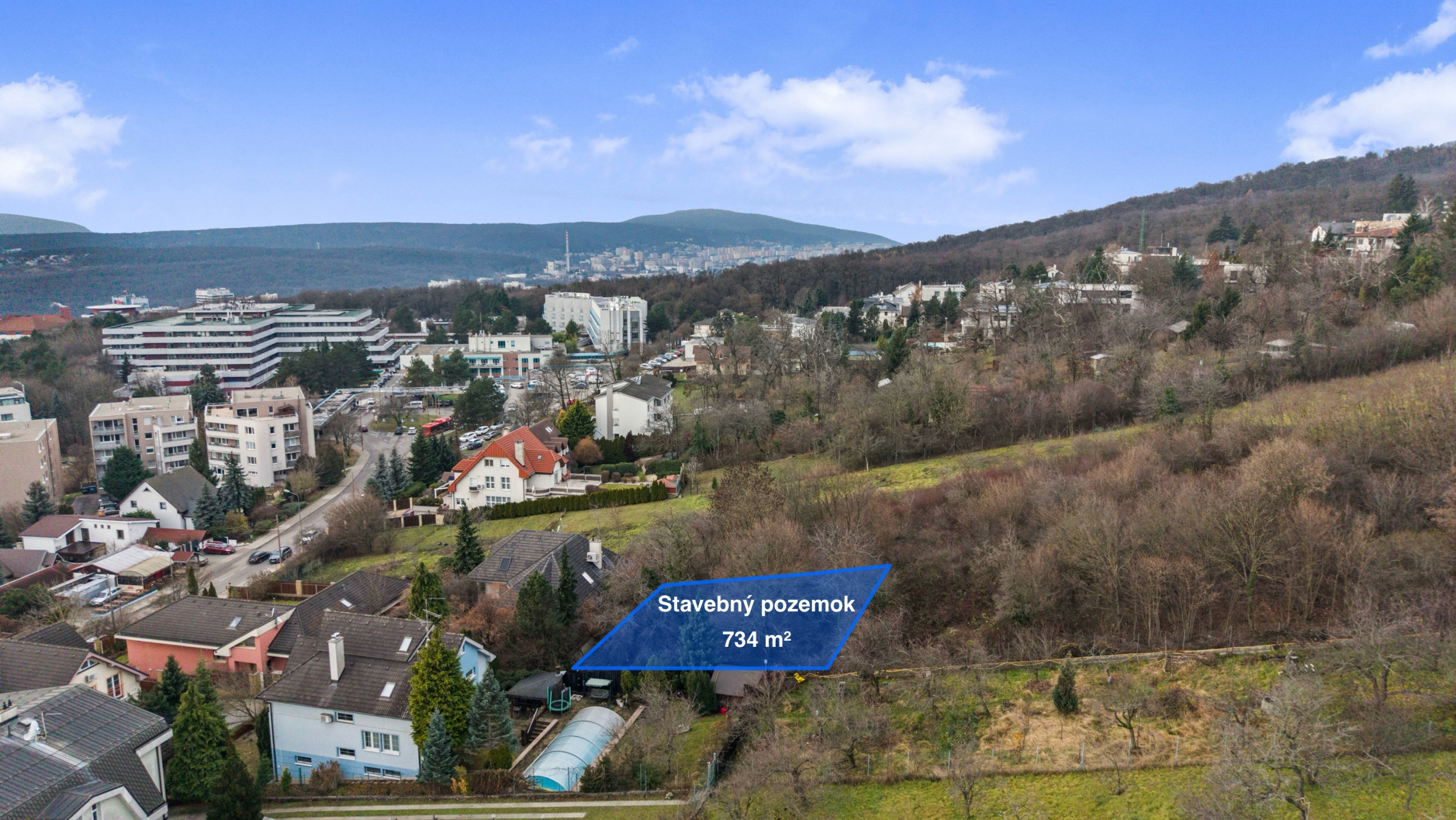 Slnečný stavebný pozemok 734m2 Horný Kramer - Lukratívna investičná príležitosť