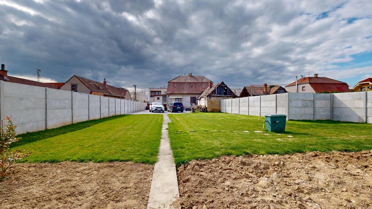 Na predaj rodinný dom s pekným pozemkom Slovenský Grob