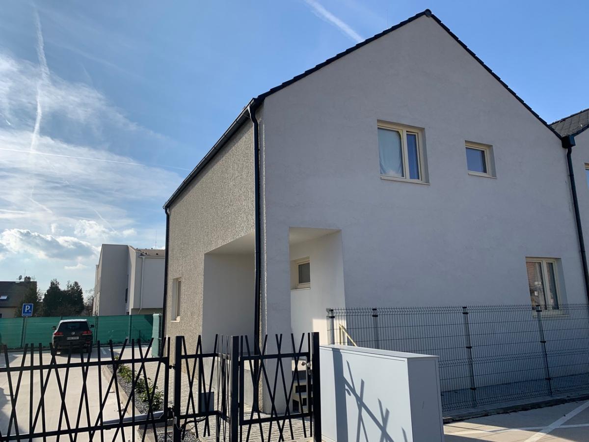 Na predaj 3 izbový byt + 2x parking Ivanka pri Dunaji