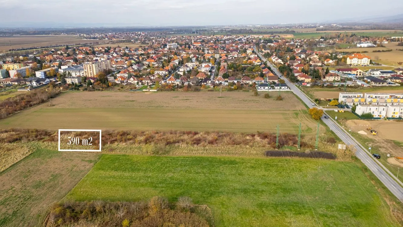 PNORF – investičný pozemok 590 m², šírka 23 m, D1, Leopoldov