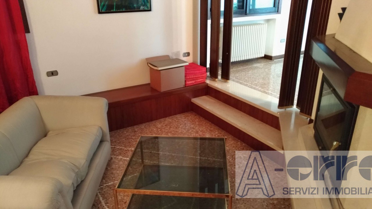 Tezze sul Brenta, villa con giardino