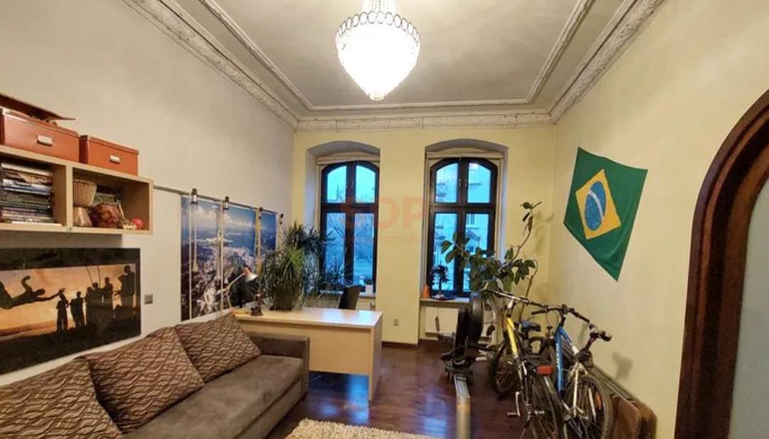 Kamienica | 120 m2| 4 pokoje | 1. piętro | balkon |