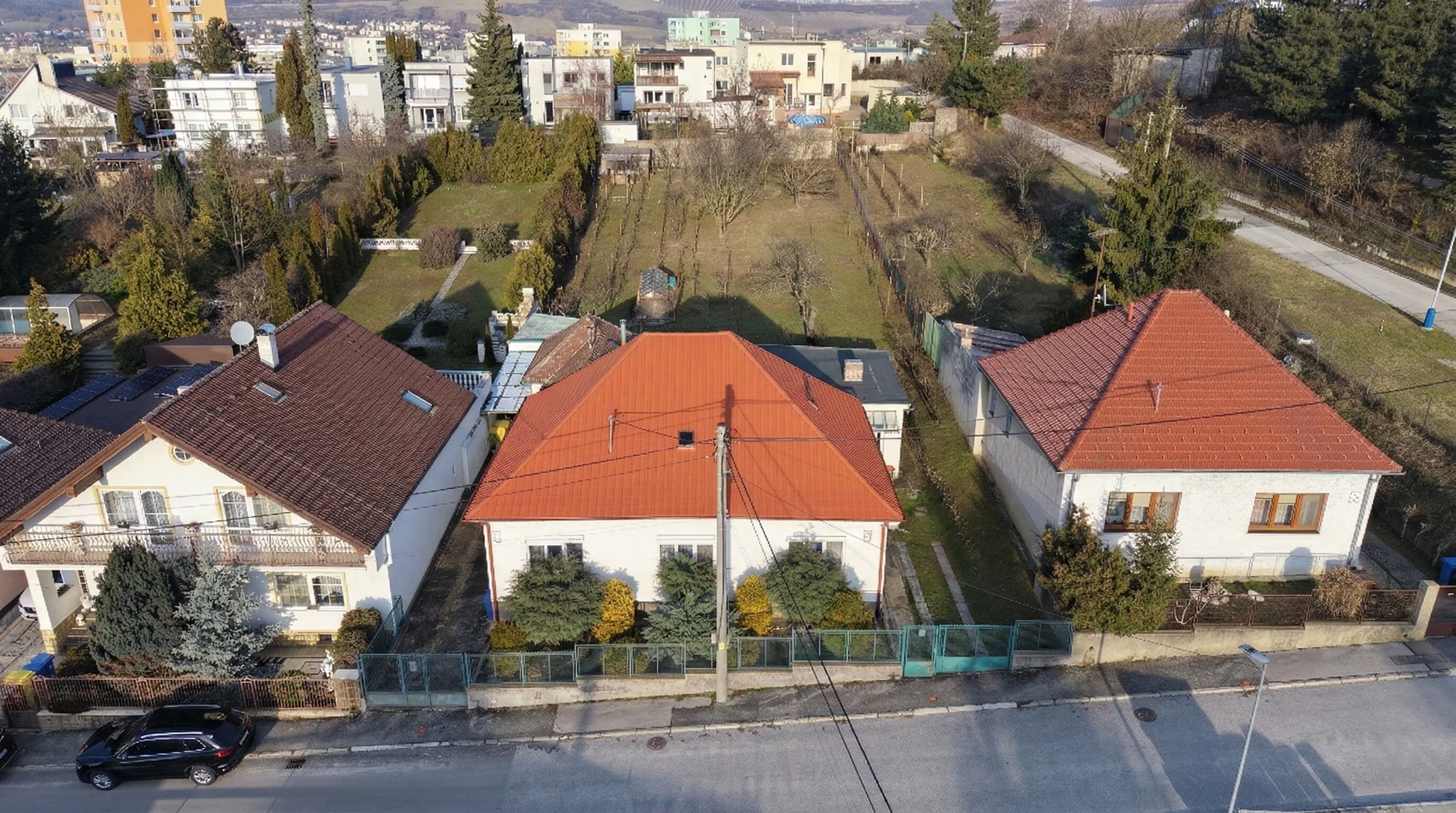 PNORF – 3i rodinný dom v prestížnej lokalite s garážou a vlastným vinohradom