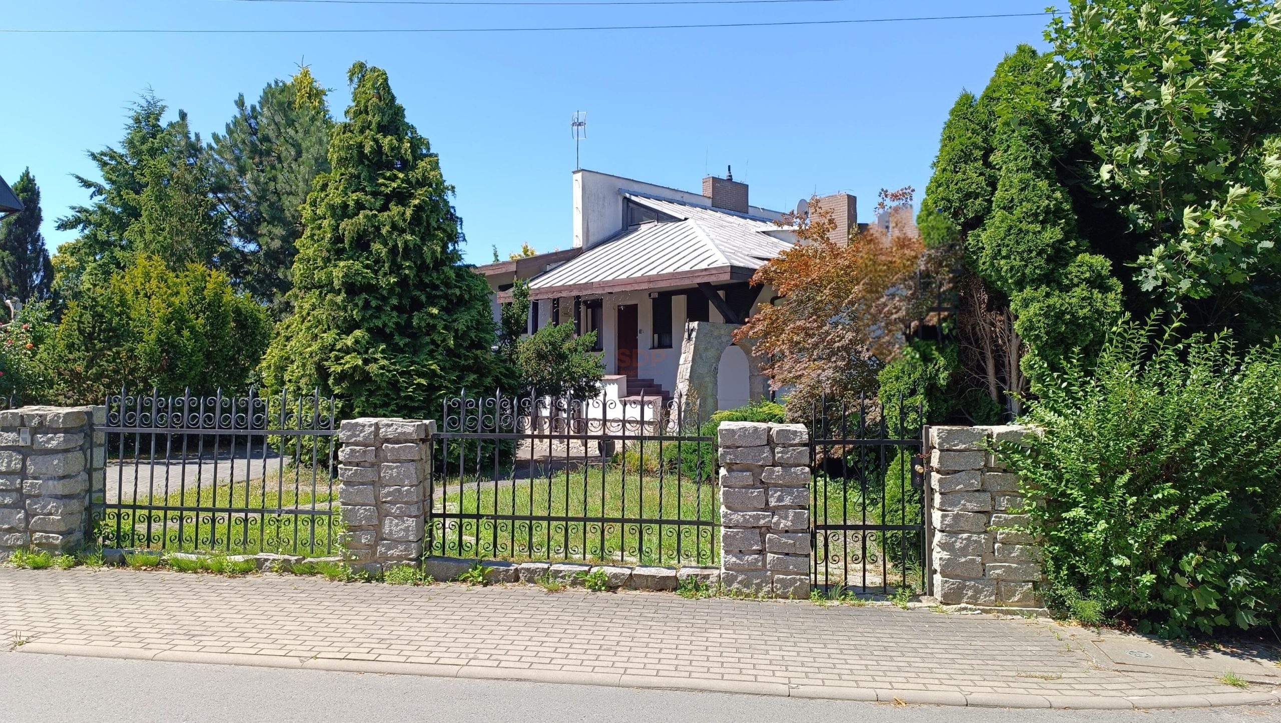 Oleśnica-Lucień, 280 m2, działka 1104 m2