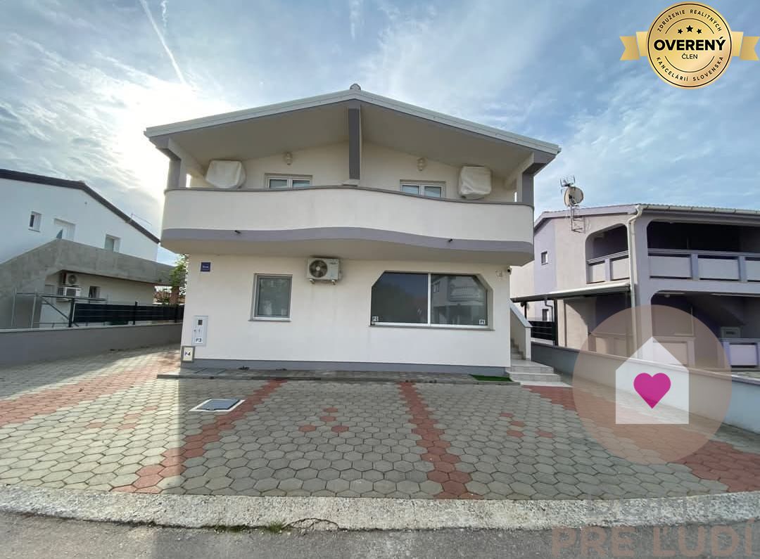 HR/Ostrov VIR- Predaj 2 zariadených apartmánov za cenu 1 - 95m2