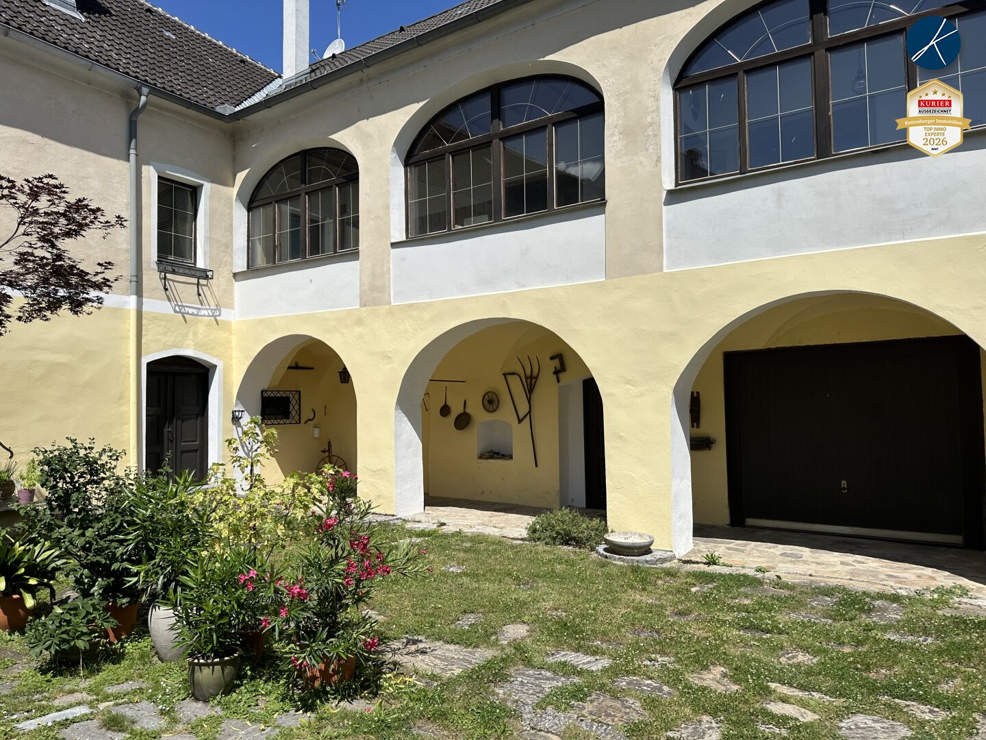 Großzügiges Haus mit Potenzial in guter Lage von Furth bei Göttweig