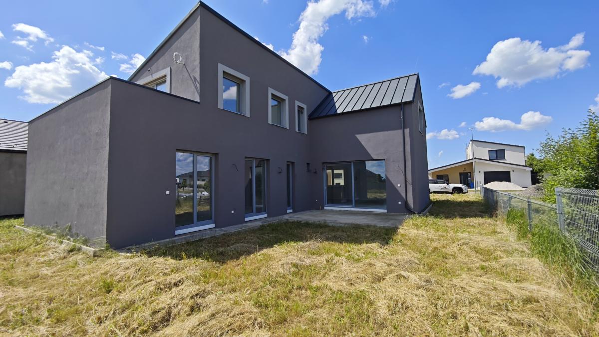 Na predaj priestranná a kvalitná novostavba 5 izb. dom Cífer
