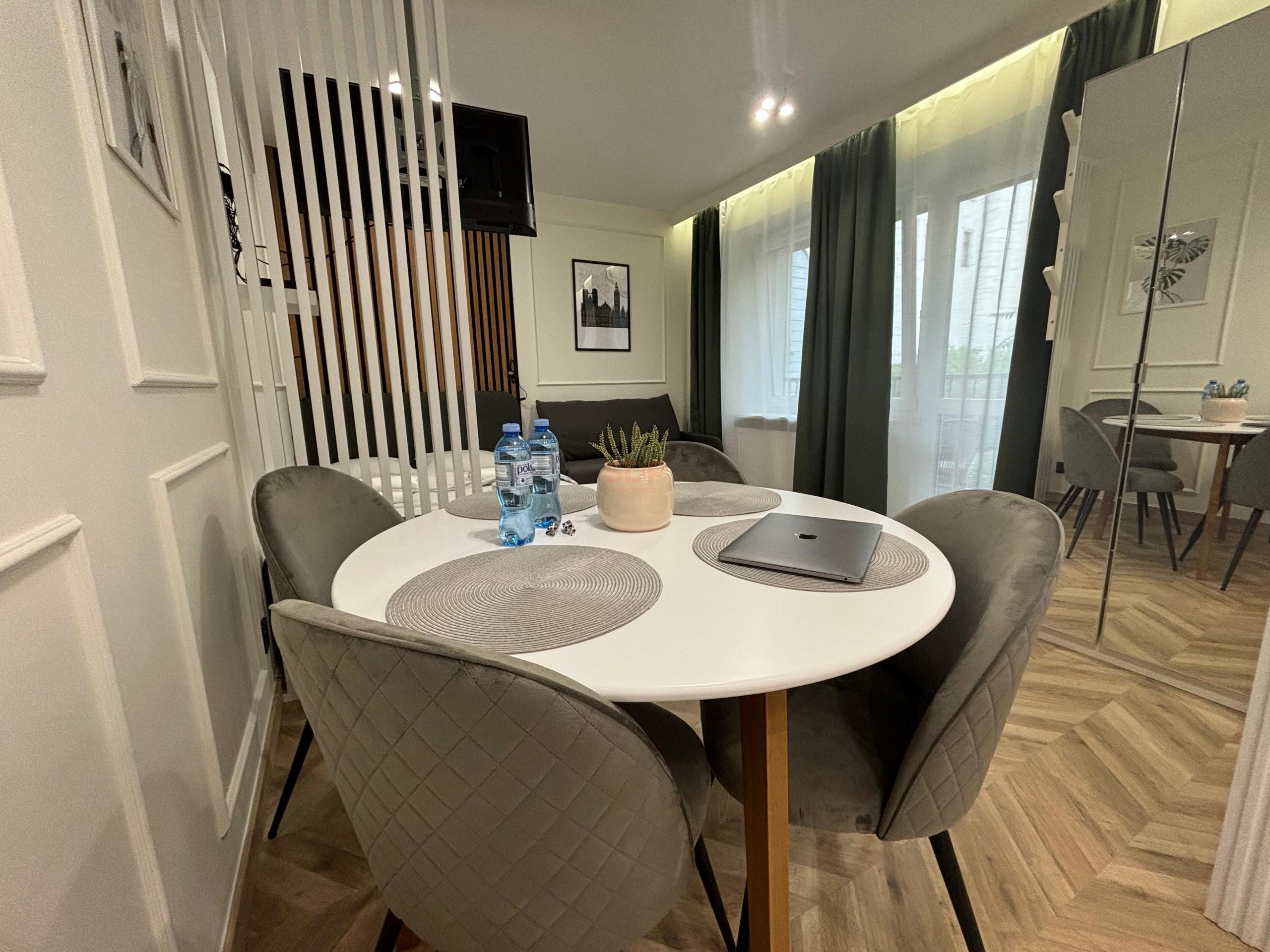 Efektowny apartament wielomudłowy z zarządzaniem najmem