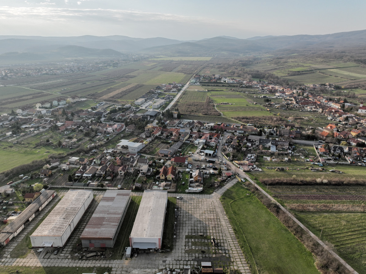 Predaj výrobnej haly vo Vinosadoch