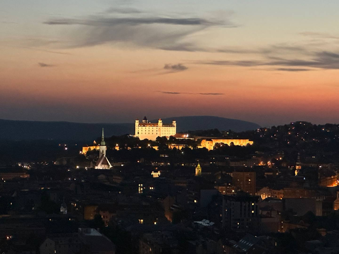 PREDAJ, 4i byt v ikonickom projekte SKY PARK, Staré mesto