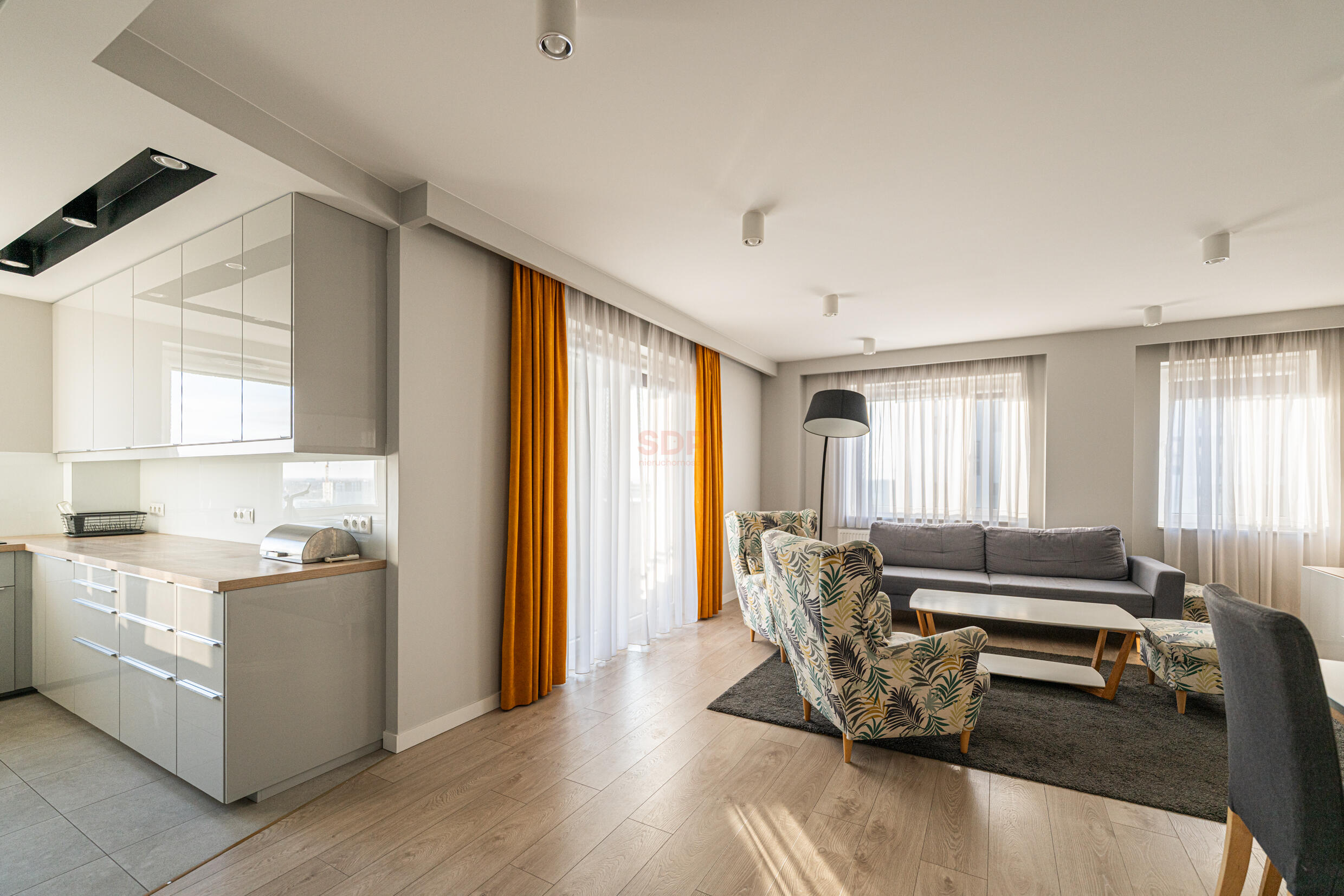 Apartament na 13 piętrze z widokiem – 4 pokoje z garderobą, tarasem